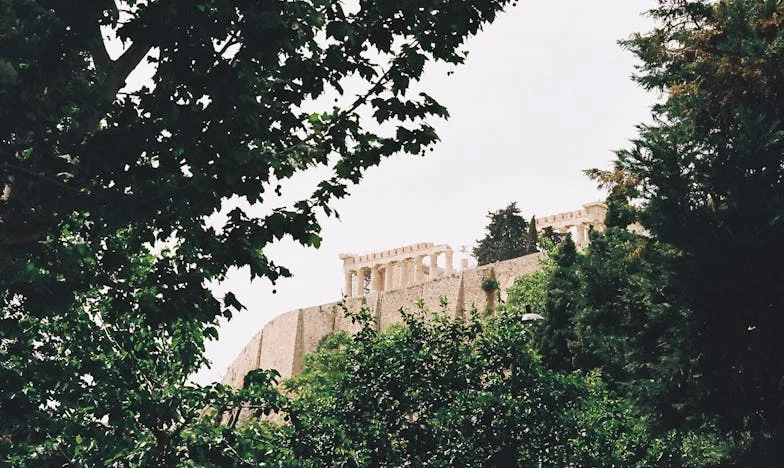 ¿Por qué mi hijo me dijo que no estoy invitada a su boda? Confesión de una madre española