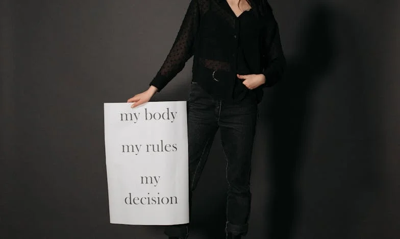 Soledad en el bloque: La historia de Carmen Sánchez