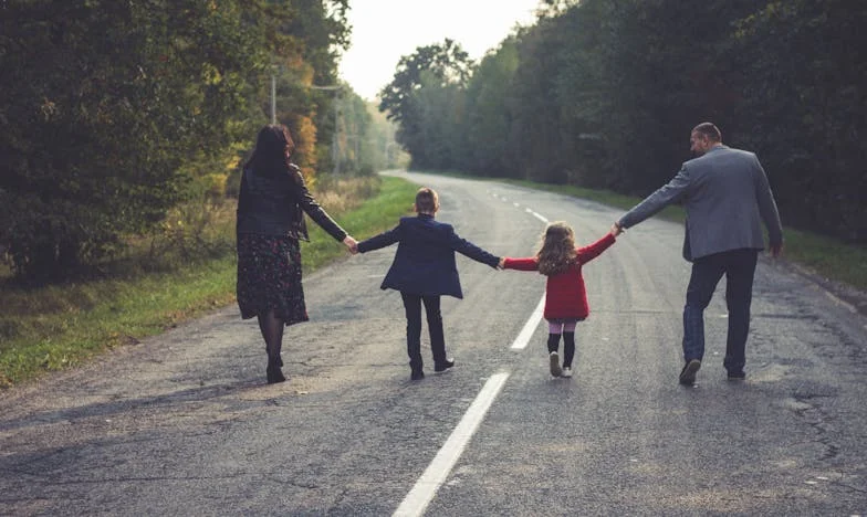 Atados por la sangre, rotos por el orgullo: Mi marido, su padre y el precio de elegir la paz