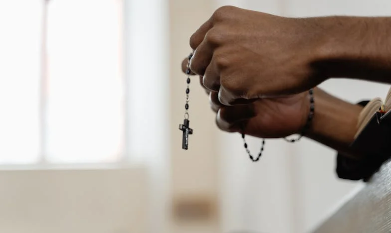 Domingos en casa de mamá Carmen: La verdad que duele más que una sopa salada