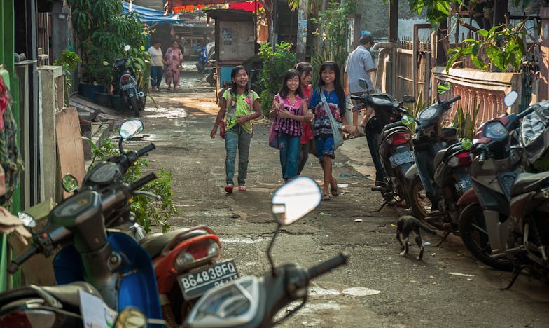 Когато мечтите се сблъскат с реалността: Дом, който се руши, и дете, което не се подчинява