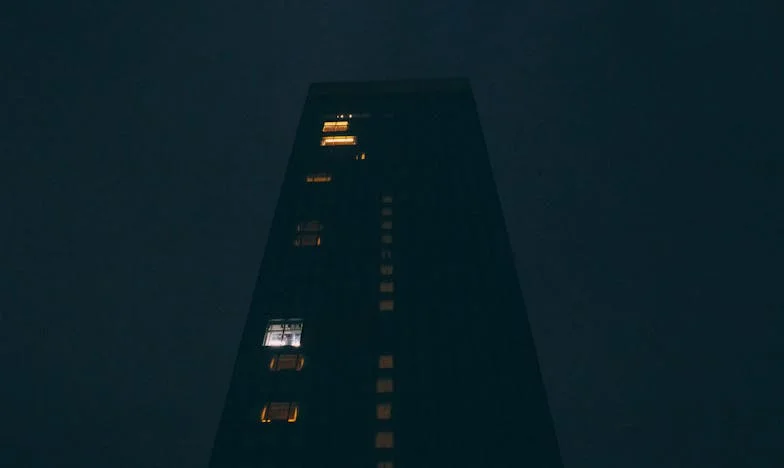 Малката Надежда: Историята на едно дете, което чакаше майка си