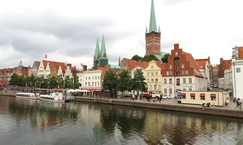 Пет години по-късно: „Да им опростим дълга“, каза мъжът ми