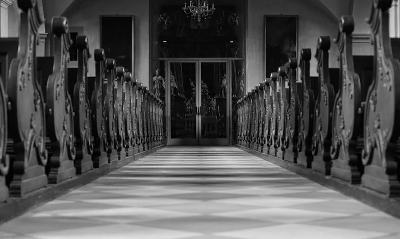 Пропаст между приятелство и независимост: Историята на една българска жена