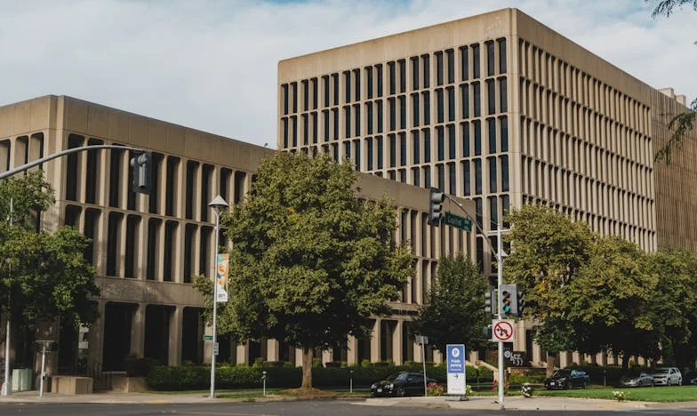 Върна се от командировка и поиска развод: Как мъдростта на баба ми спаси брака ни