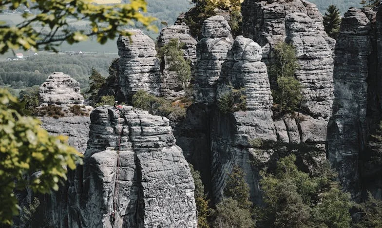 Когато майка поиска заплата за любовта си: Историята на една разкъсана българска фамилия