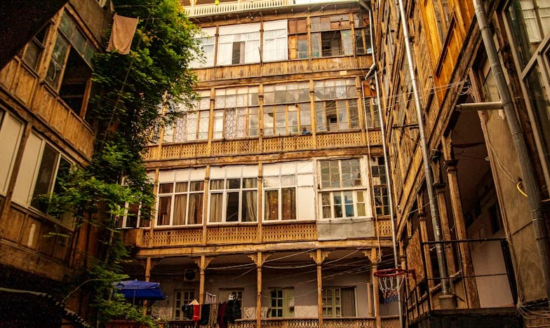 Майка на кръстопът: Когато домът на сина ти вече не е твой