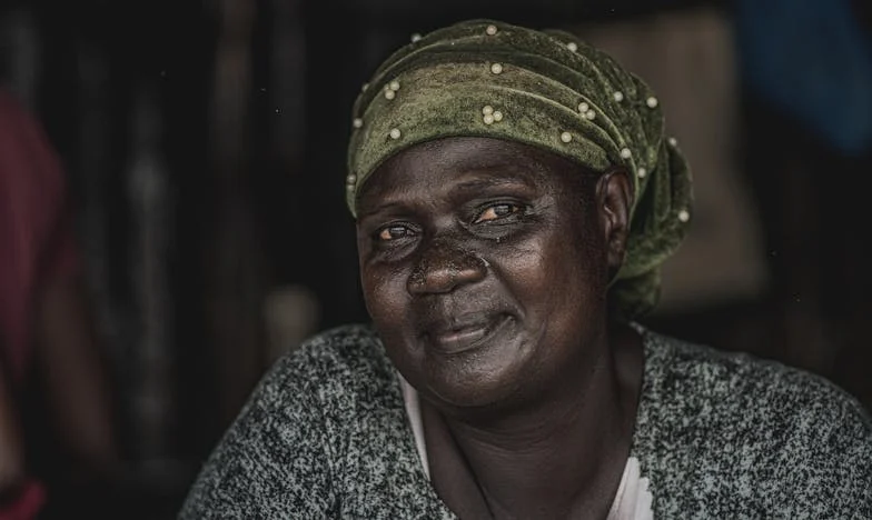 Мъжът ми тайно изплащаше дълговете на бившата си жена – а това беше само началото...