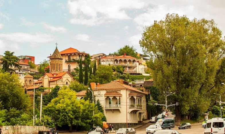 Между любовта и лоялността: Как намерих себе си, когато съпругът ми избра семейството си пред нас