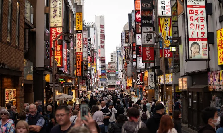 Между любовта и парите: Историята на една българска снаха