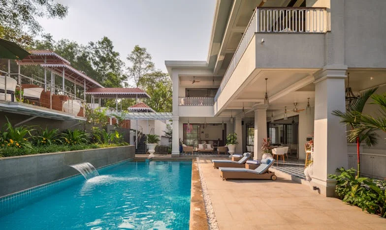 Не още една стая за свекървата: Дом, борба и избори