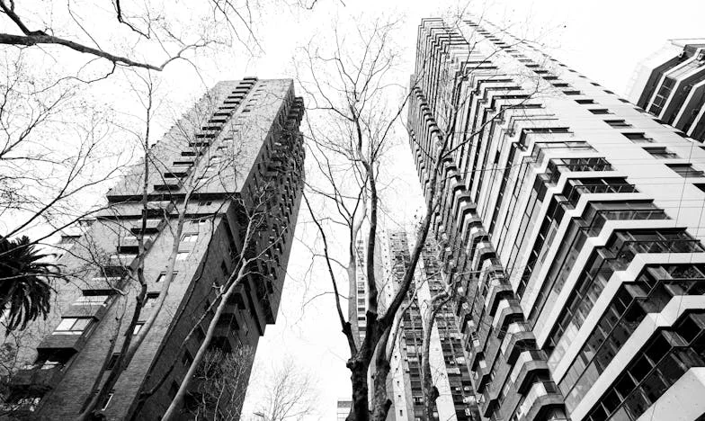 Братовата къща, моите сълзи: Домът от детството, който вече не е мой