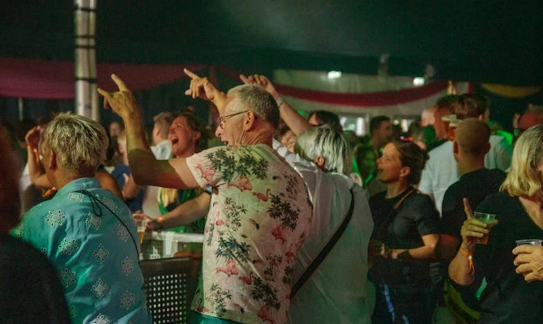 Отвъд фасадата: Историята на Анна между илюзии и истини