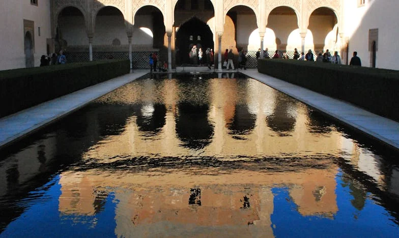 Между две майки: Когато ултиматумът на свекървата преобърна живота ми