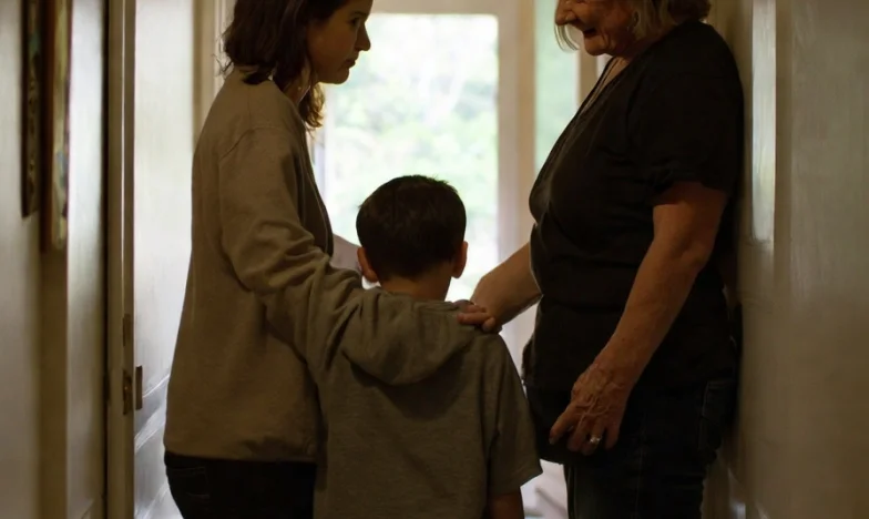 Разводът не беше краят: Как бившият ми съпруг и свекървата ми се опитаха да обърнат сина ми срещу мен и новия ми партньор