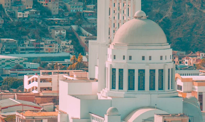 Сама срещу селото: Историята на една самотна майка в българската провинция