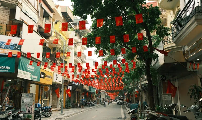 Свекървините закони: Живот под часовника в панелката на Люлин