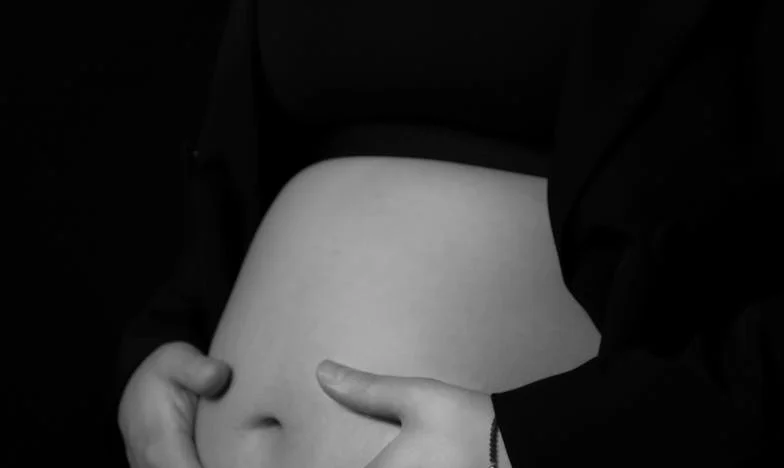 „Защо винаги аз трябва да се отказвам?” – История за родителството, неудовлетворението и неизказаните обвинения