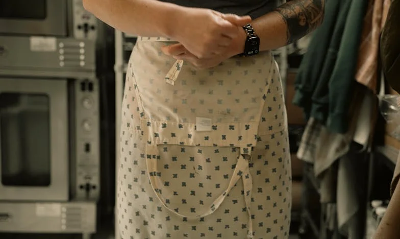 Горчивият хляб на прошката: Посещение при свекърва ми в село Долни Лозен