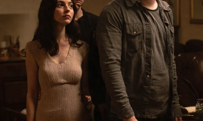 „Как можа да я доведеш у дома? Тя дори няма висше, само сервитьорка е!“ — Историята на един избор срещу всички