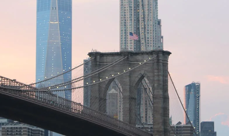 Когато любовта се превърне в сметка: Десет години в сянката на брака