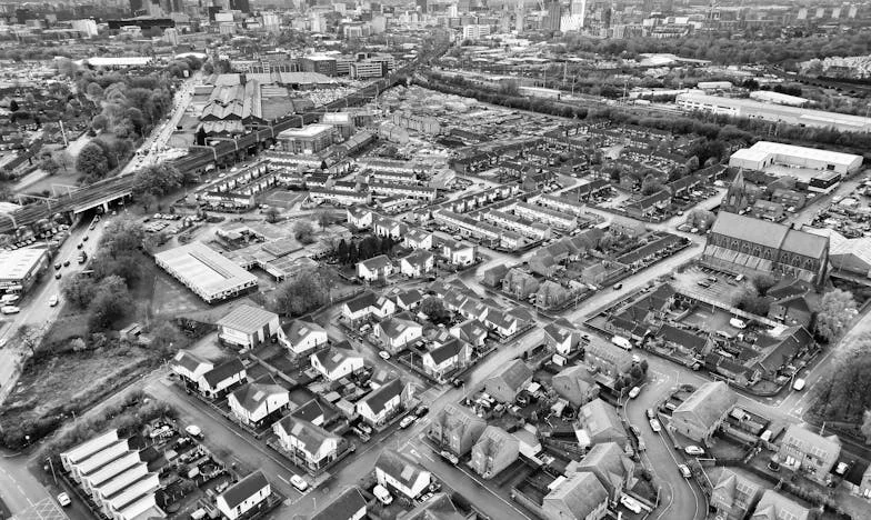 Когато свекървата избра дъщеря си пред мен и сина ми – история за болката от семейното пренебрежение