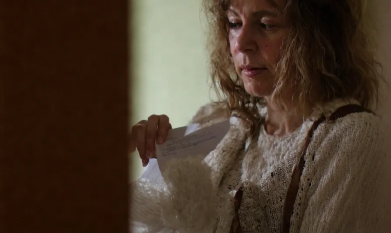 „Мамо, защо влезе в нашия дом?“ – История за доверие, семейство и предателство