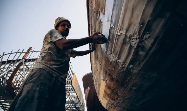 Между два огъня: Как се изгубих между собственото си семейство и нуждите на свекърва ми