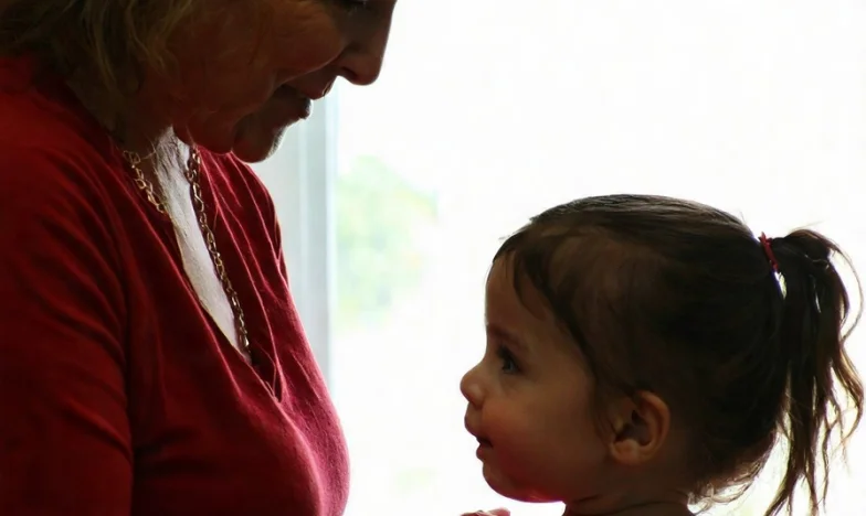 Подаръци с бодли: История за разбиране и прошка в българско семейство