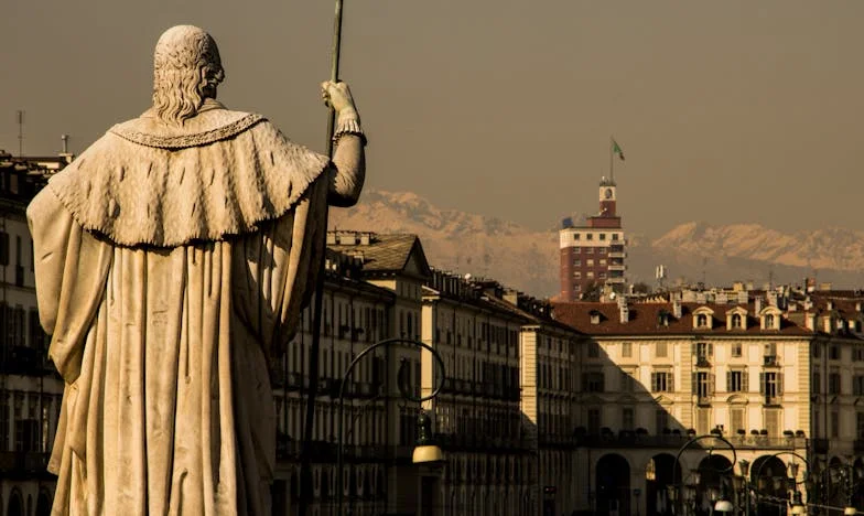 „Събирай багажа и идвай веднага!“ – Как свекървата ми пое контрола над живота ни