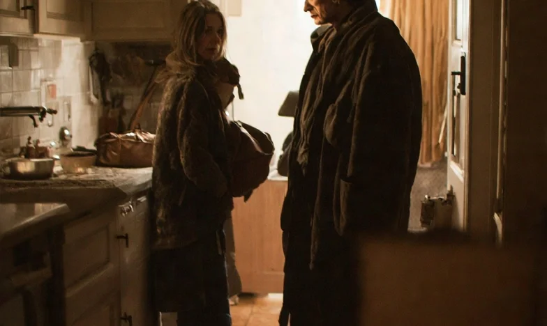 Съпругът ми ме напусна заради друга жена. Петнадесет години по-късно се върна на прага ми, молейки за помощ.