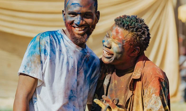 Светлината на празника: Дали подаръкът е всичко, което остава?