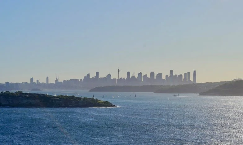 Тридесет години заедно, а после – предателство от най-близките