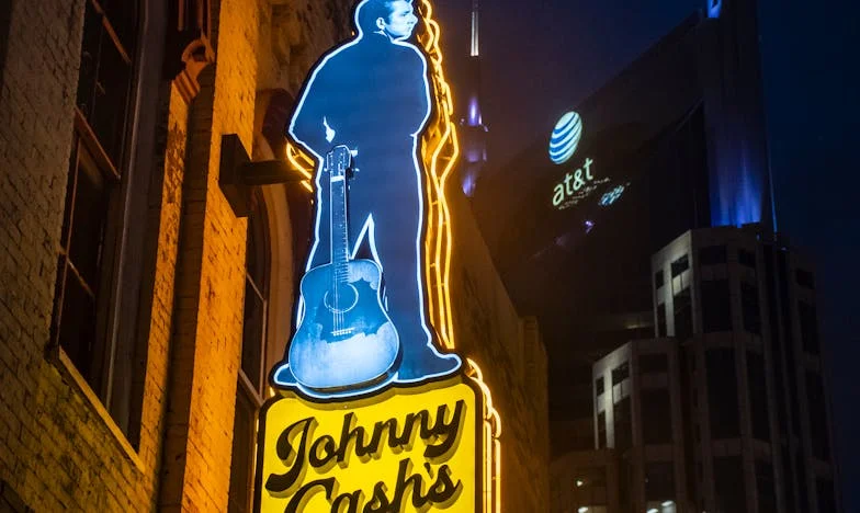 Викът в подлеза: Нощта, която преобърна живота ми