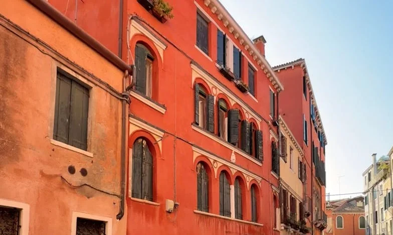 Когато сватовницата прекрачи прага ми: История за граници, семейство и прошка