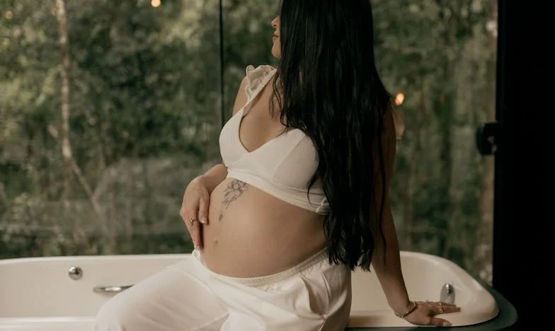 Между майка ми и съпруга ми: Пътят към себе си през бурята на семейните връзки