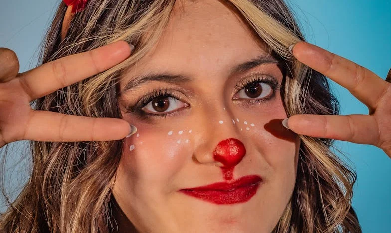 Зад заключената врата: Живот в сянката на свекърва ми