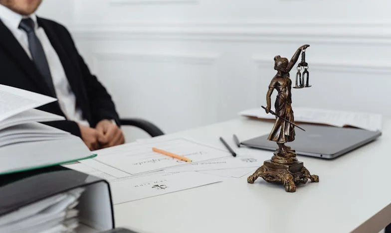 Изгубена в собствения си живот: „Не си майка, ти си проклятие“ – Моята битка за сина ми и падението, което промени всичко