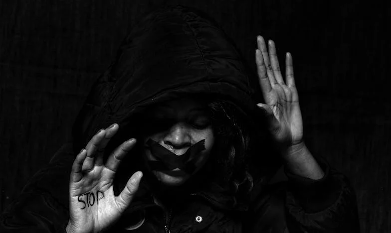 Когато любовта се сблъска с немислимото: История за разбито сърце и сила