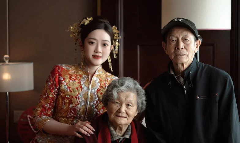 Сянката на края на селото – историята на Йоана от къщата на края на света