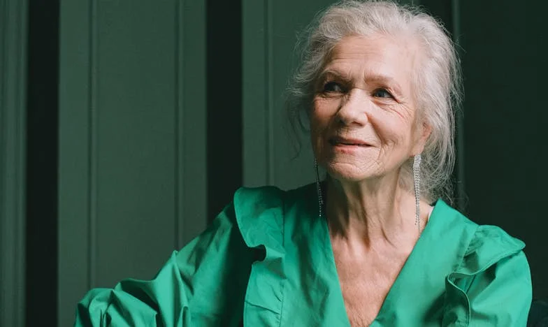 „Ако не искаш да седнеш с моето семейство, само сготви и сложи масата, после си тръгни!“ – Моята битка за уважение в българско семейство