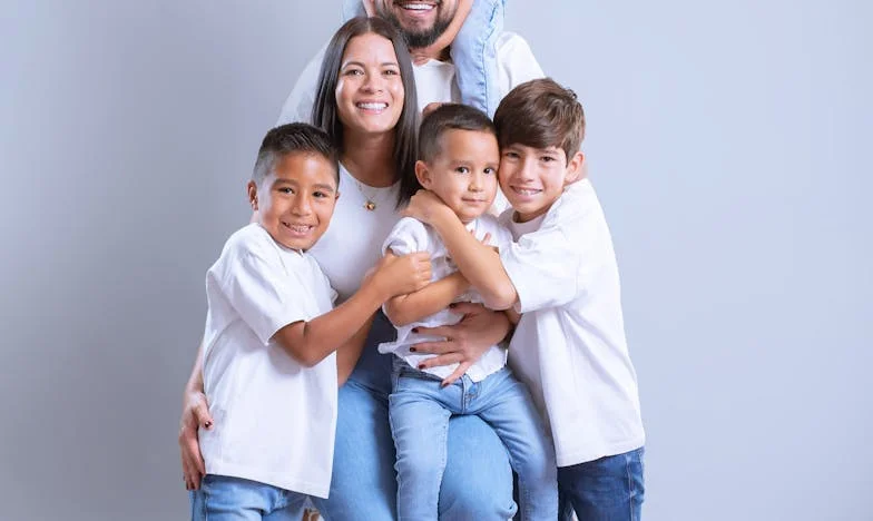 Изгонена от собствения си живот: „Ти не си майка, а проклятие“ – Моят пад и борба за сина ми