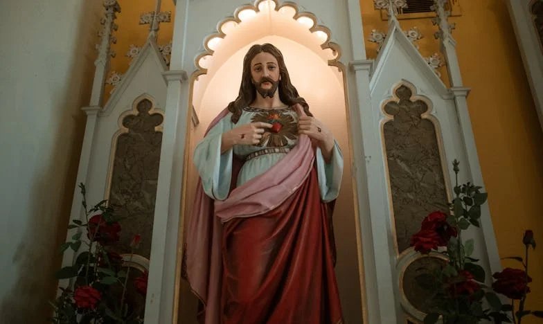 След смъртта на съпруга ми децата му ме изгониха от дома. Как започнах отначало в непознато село след четиридесетте