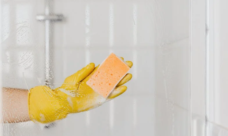 Винаги на втори план: Когато партньорът ти живее с проблемите на своето семейство