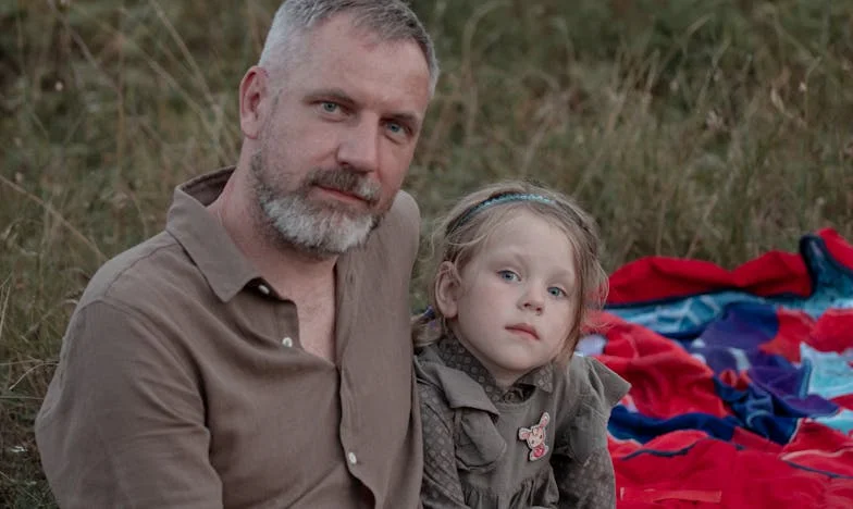 Две стаи, една мечта: Историята на едно българско семейство