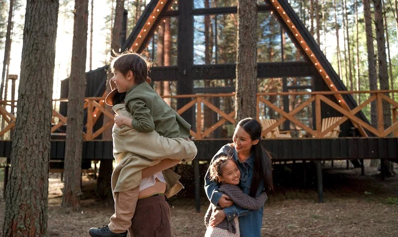 Когато братовата затваря вратата: За семейните конфликти, които ни учат на любов