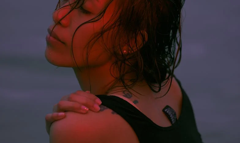 Когато телефонът на дъщеря ми боли повече от тишината: История за любов, разочарование и надежда