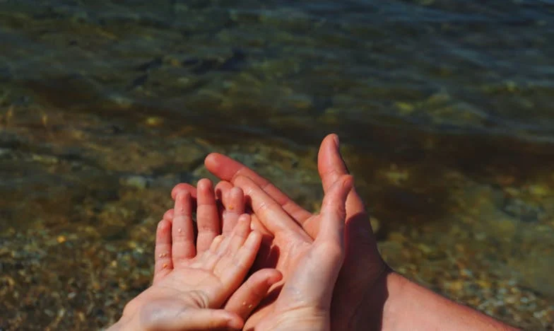 Лятото, което промени всичко: Историята на една майка и нейната дъщеря