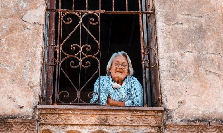 Между две врати: Историята на една майка, която вече не намира място за себе си