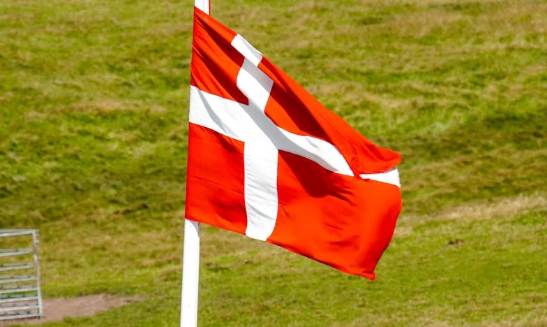 Между масата и достойнството: Историята на една българска снаха, която каза „стига“